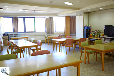 クリックして拡大 食堂