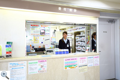 クリックして拡大 受付